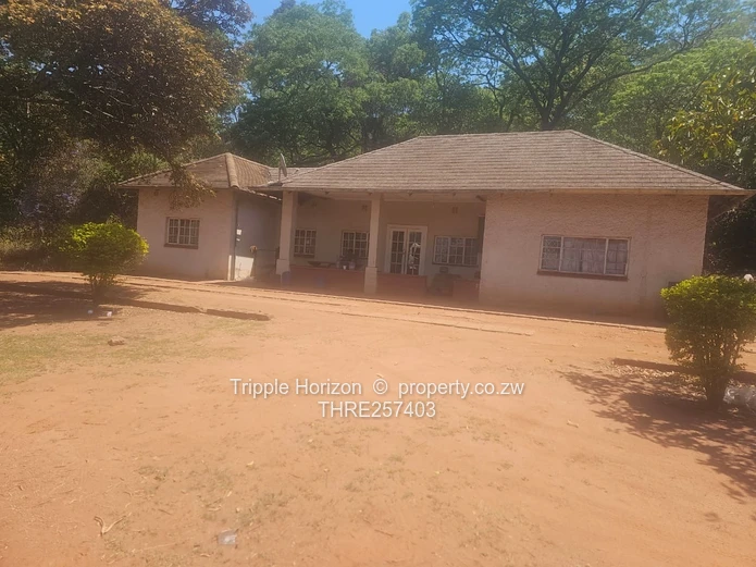 Meyrick Park: 3-Bed Home on 6,988 m² with Verandah