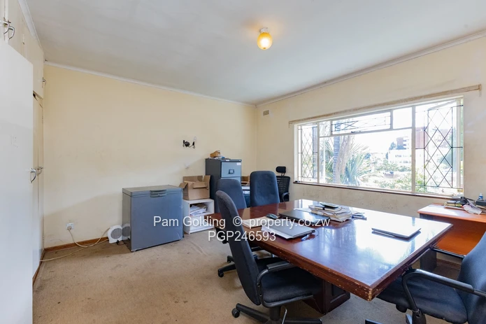 Well Located 2 Bedroom Garden Flat
