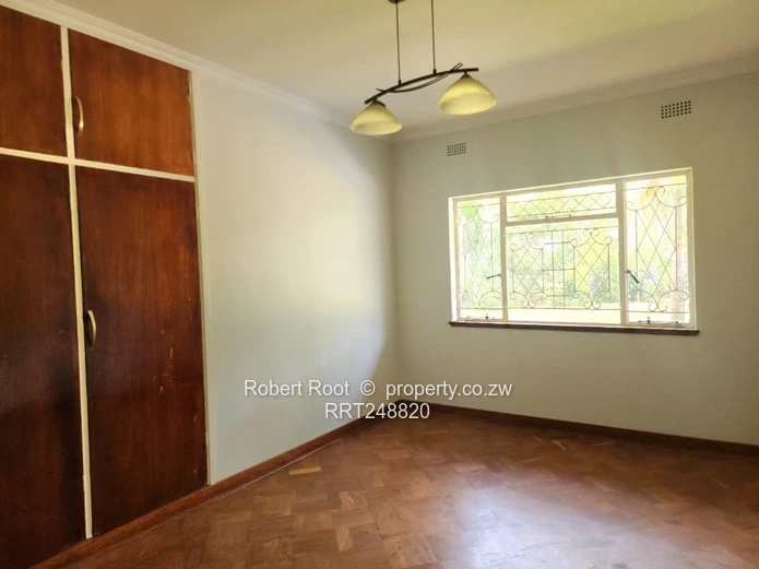 Prime Commercial Space to Let  In Helensvale