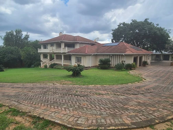 6 Bedroom House