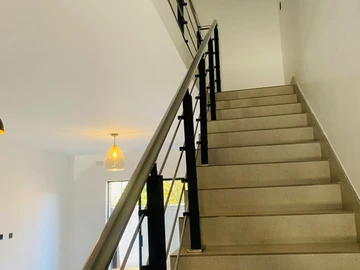 3 Bedroom Flat & Apartment
