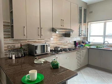 3 Bedroom Flat & Apartment