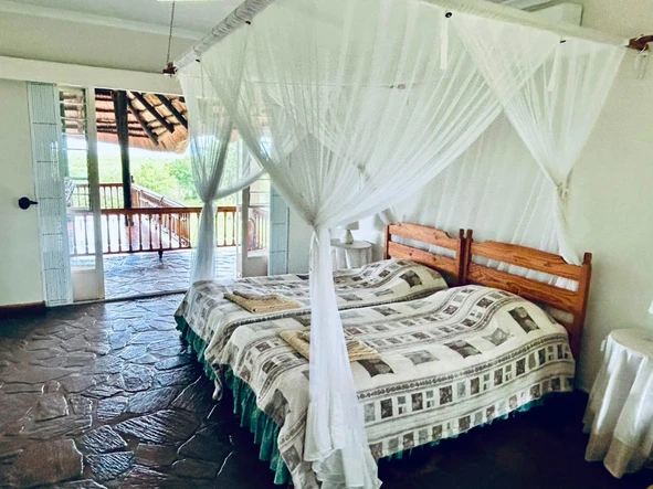 Hotel & Lodge