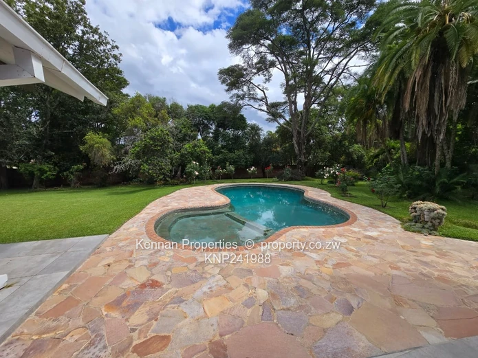 BEAUTIFUL FAMILY HOME ON 4021 square metres	