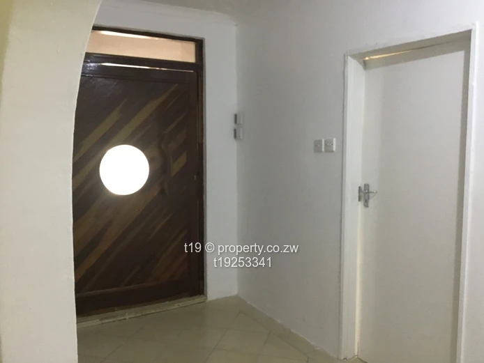 Spacious 4 bed house pus 3 bed cottage