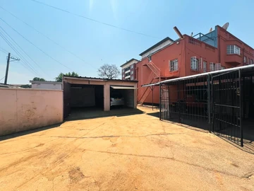 3 Bedroom Flat & Apartment