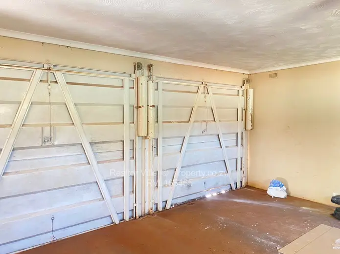 Commercial property to let in Arundel