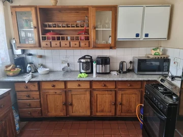 2 Bedroom Flat & Apartment