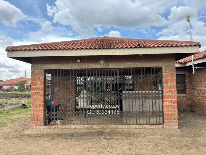 5-Bedroom Semi-Furnished Gem – Sandtone Phase?2