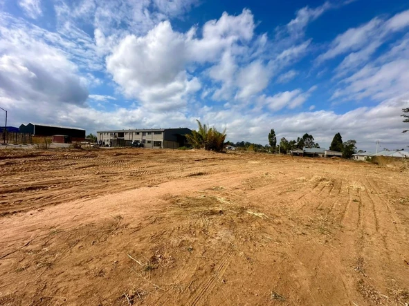 Commercial & Industrial Land