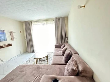 2 Bedroom Flat & Apartment