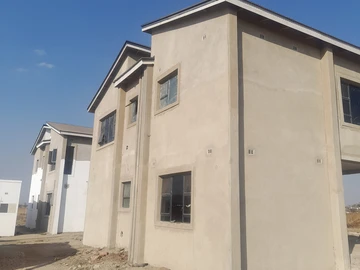 4 Bedroom Flat & Apartment