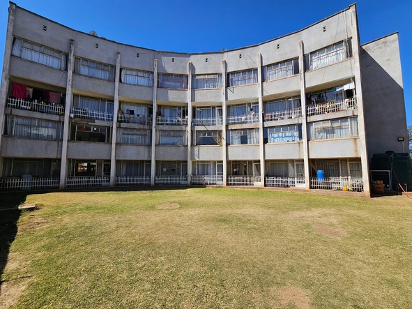 35 Bedroom Flat & Apartment