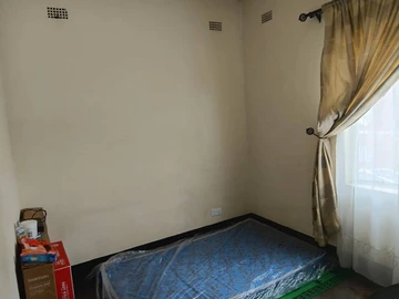 2 Bedroom Flat & Apartment