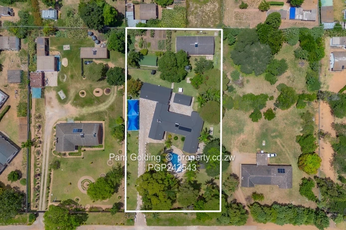 The Complete Family Estate In The Heart Of Greengrove (Sole Mandate)