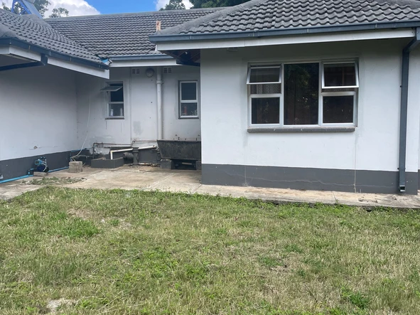 Spacious Office for Rent with Pool and Borehole in Mount Pleasant