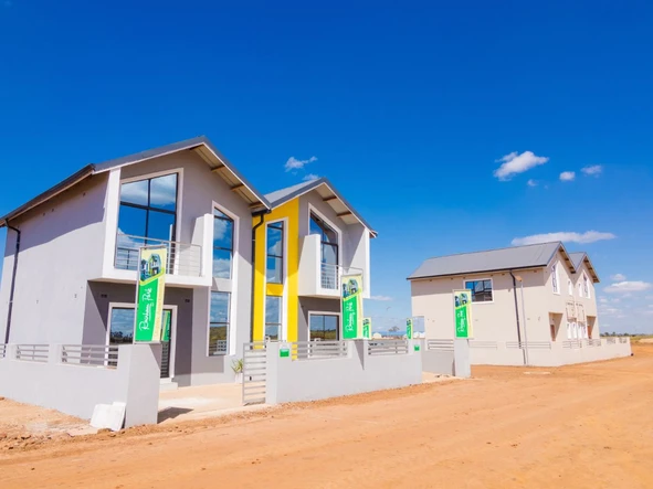 2 Bedroom Flat & Apartment