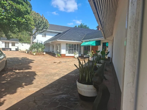 6 Bedroom House