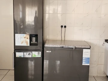 3 Bedroom Flat & Apartment