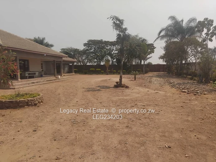 Norton Galloway Spacious Property on 3,420sqm