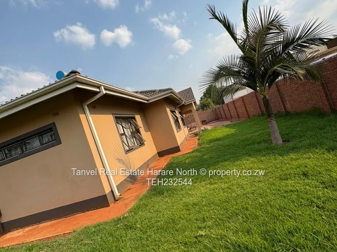 To Let, VAINONA - Available 1 Nov 2025. 3 bedrooms, main en suite, all bedrooms with BICs, fitted ki