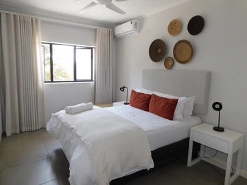 3 Bedroom Flat & Apartment