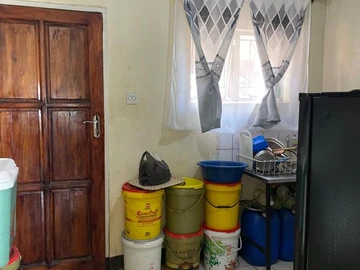 2 Bedroom Flat & Apartment