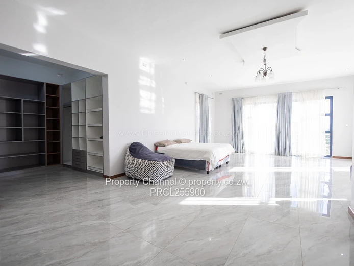 Sunlit 5-Bed Umwinsidale Home with Marble Floors