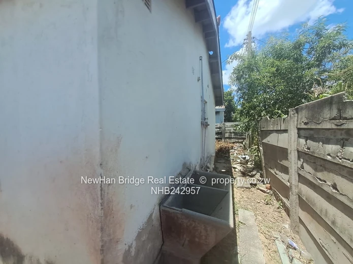 Chitungwiza Unit O House For Sale (Sole Mandate)