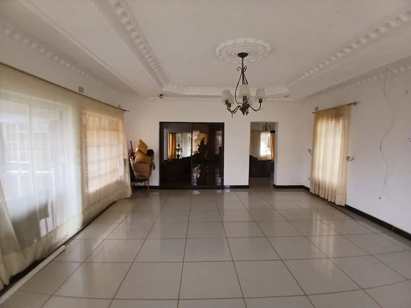 6 Bedroom House