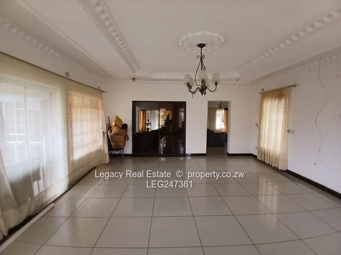 Glaudina Double Lounge Home With Boreholes And Solar