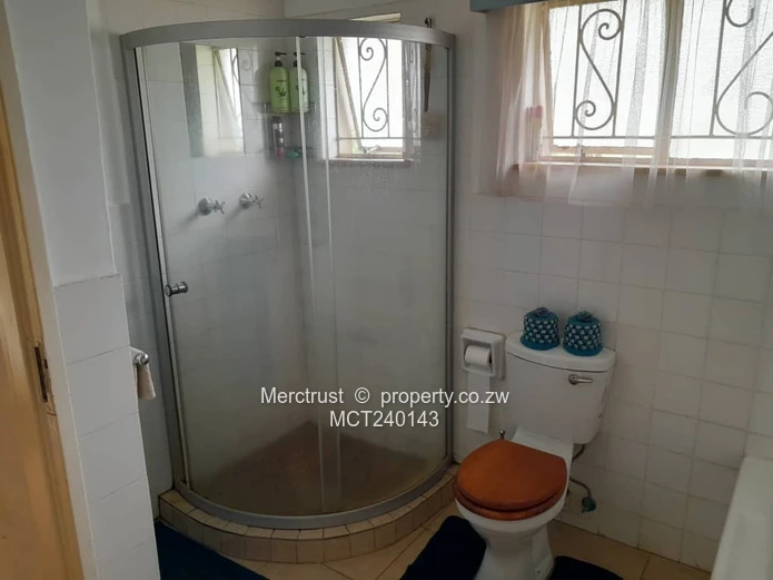 Comfortable family home, zoned mixed commercial! (Sole Mandate)