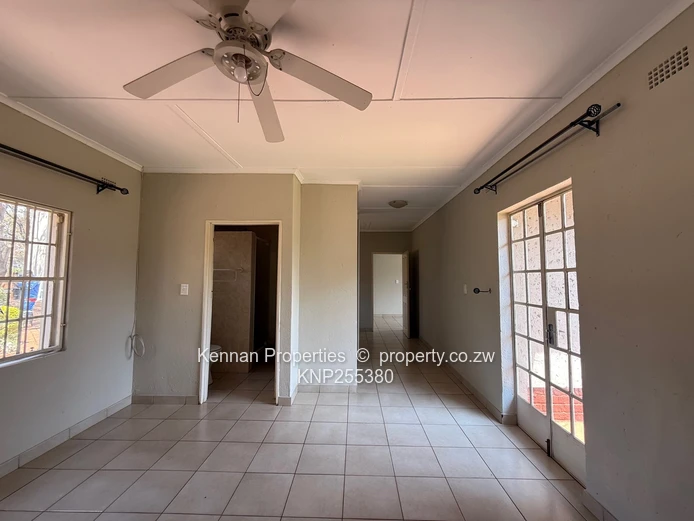 3 bedroom cluster unit available for rent 