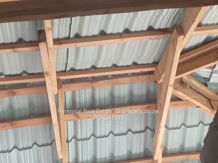 Incomplete house for sale in Cowdrypark