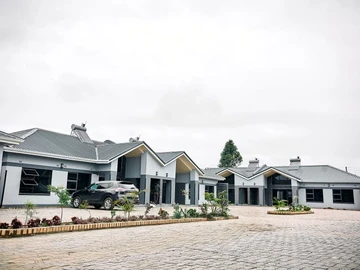 3 Bedroom Flat & Apartment