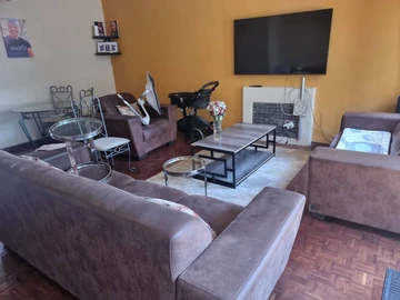 2 Bedroom Flat & Apartment