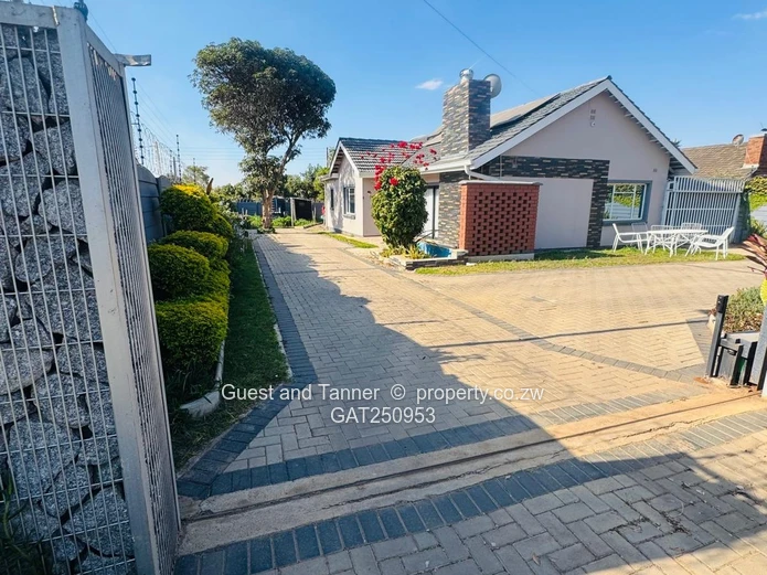 Move-In Ready Family Home with Solar Backup & Cottage – Cranborne