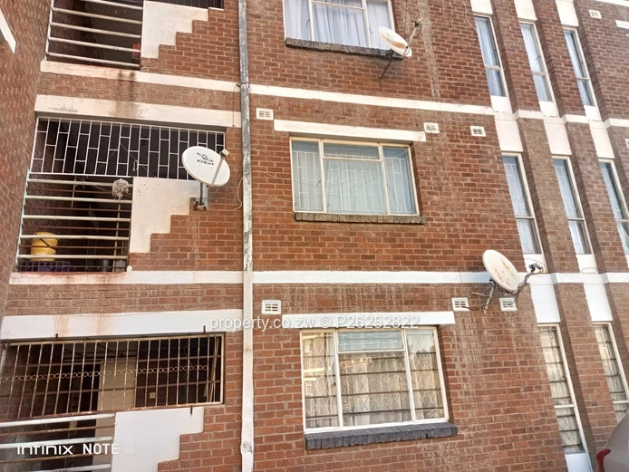 A 6 roomed flat to rent in Prospect, Harare