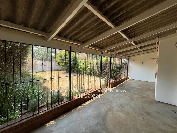 Neat Garden Flat In Quiet Complex