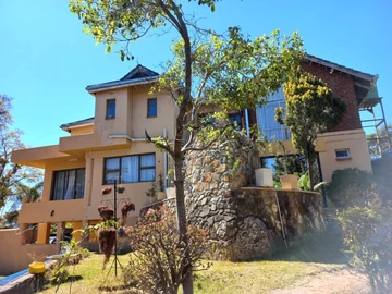 6 Bedroom House