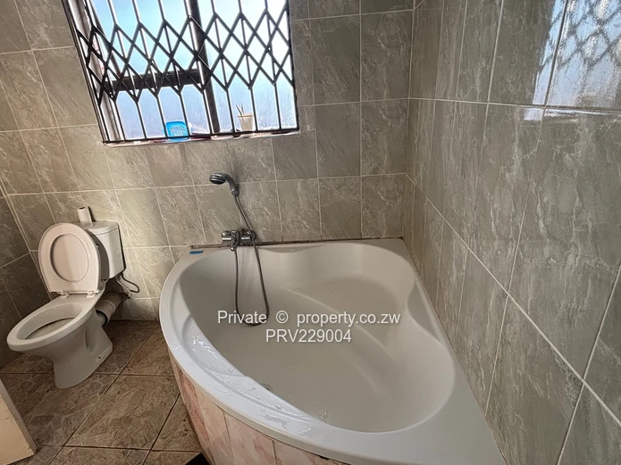 Chinhoyi Property For Rent!!!