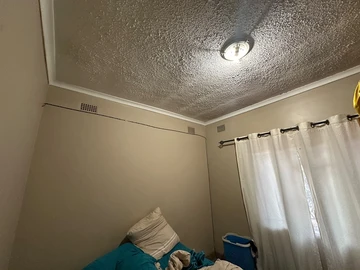 2 Bedroom Flat & Apartment