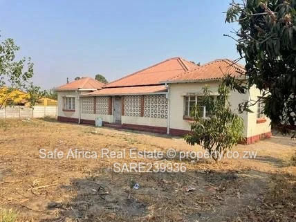 WATERFALLS- PROSPECT AREA 5 Bedroomed house for sale