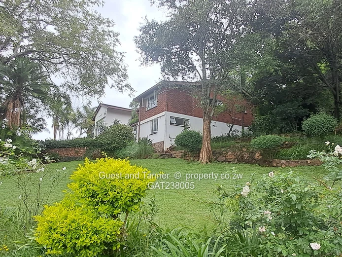 Luxury Glen Lorne House for Sale – 5 Bedrooms, Spa, Solar, Borehole & 7,000 sqm Stand