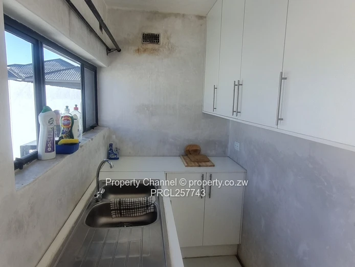 Mabvazuva Estate 3 Bed House - Secure Complex
