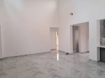 4 Bedroom Flat & Apartment