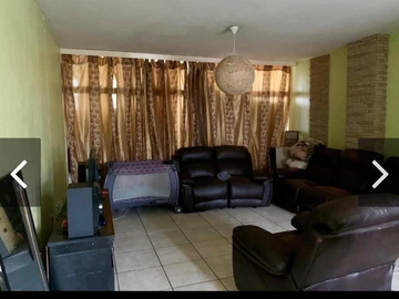 2 Bedroom Flat & Apartment