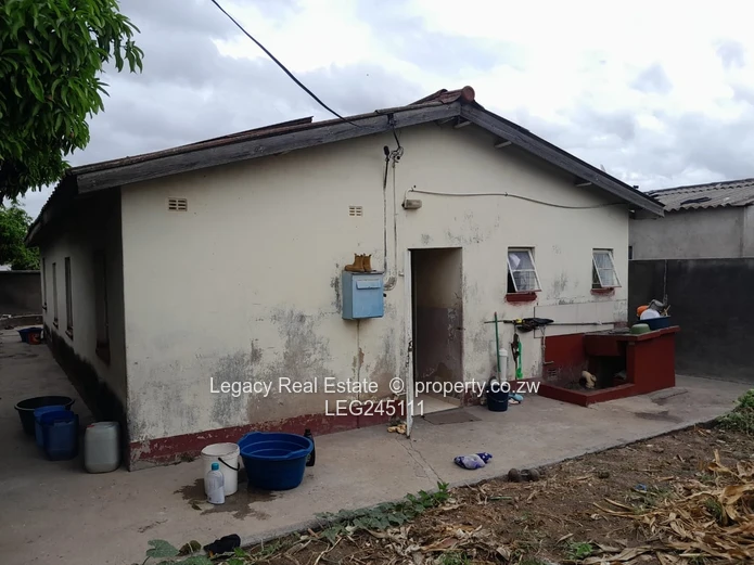 Well-Located Home Close To Aquatic Complex