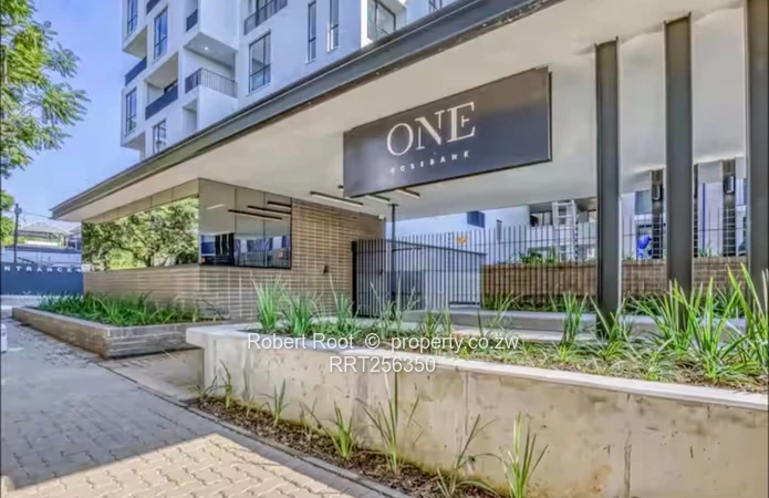Modern, Stylish1 Bed Apartment in Rosebank (Sole Mandate)