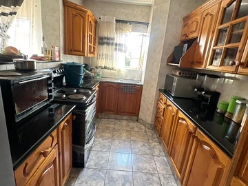 2 Bedroom Flat & Apartment